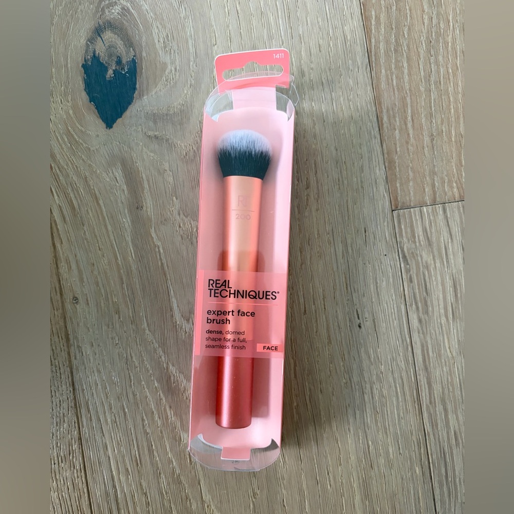 Brand new Ulta Real Techniques face brush with box